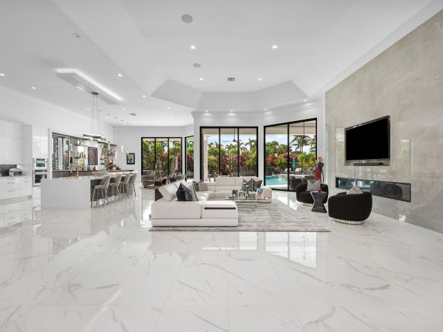 Продажа дома по адресу 4760 Bocaire Boulevard - фото 6814580