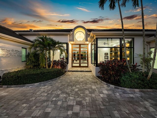 Продажа дома по адресу 4760 Bocaire Boulevard - фото 6814591