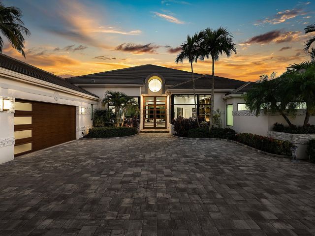 Продажа дома по адресу 4760 Bocaire Boulevard - фото 6814592