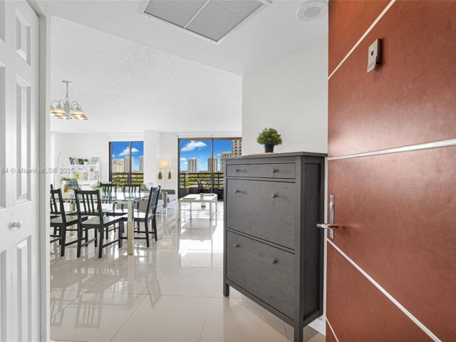 Продажа квартиры #1007 - фото 7430733