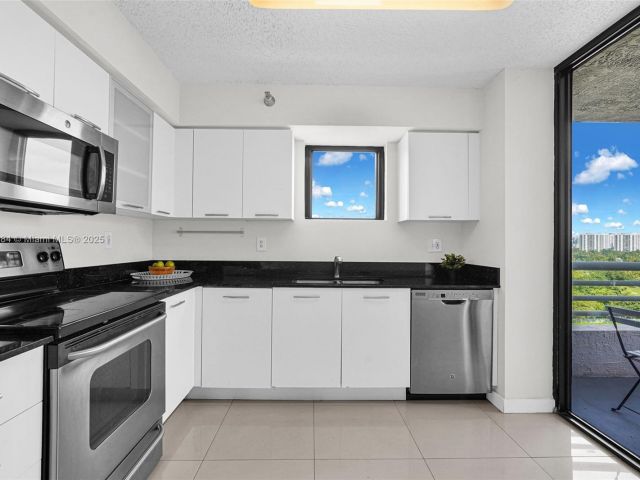 Продажа квартиры #1007 - фото 7430745