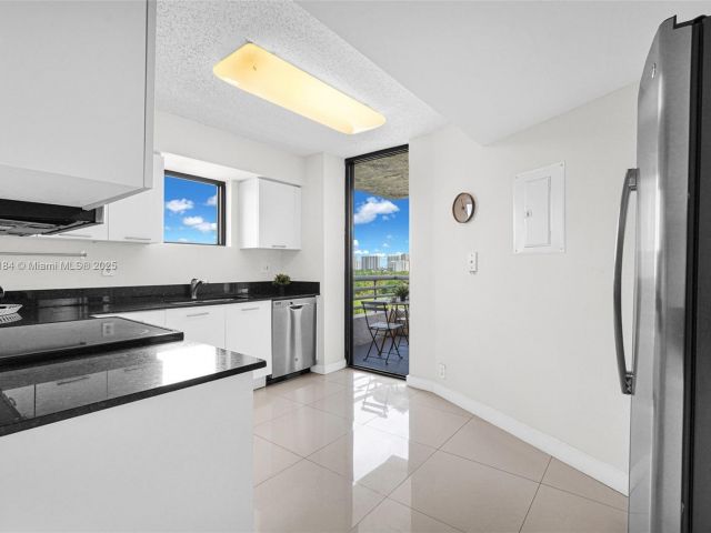 Продажа квартиры #1007 - фото 7430747