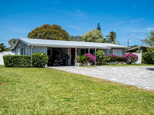 Продажа дома по адресу 137 NW 7th Street - фото 6814430