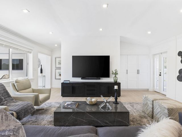 Продажа дома по адресу 1330 NE 4th Avenue - фото 6814443