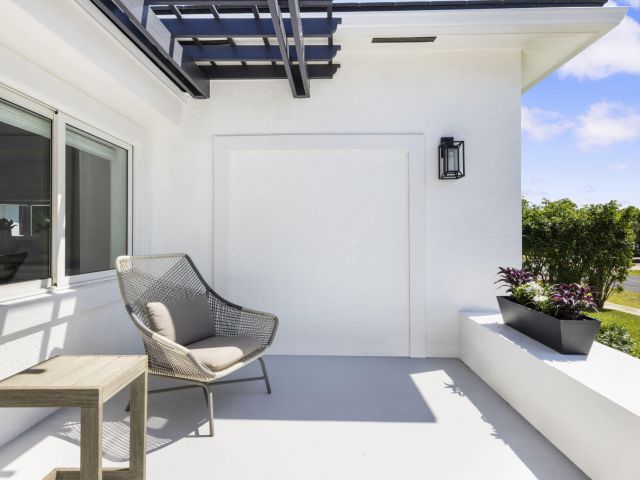 Продажа дома по адресу 1330 NE 4th Avenue - фото 6814445