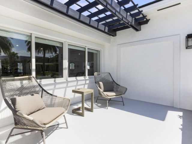 Продажа дома по адресу 1330 NE 4th Avenue - фото 6814446