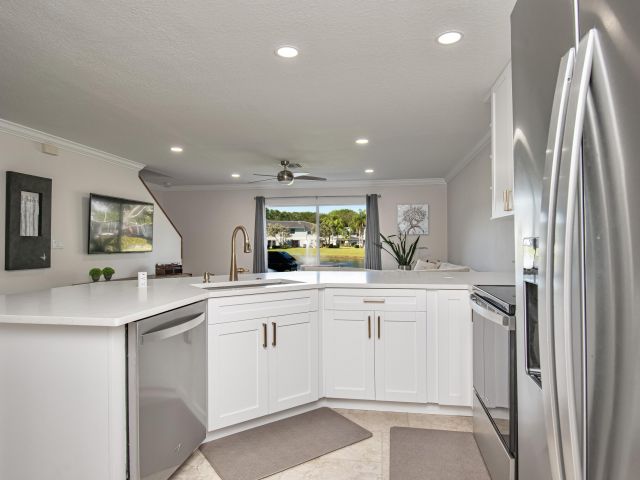 Дом в аренду по адресу 16081 Sierra Palms Drive - фото 6811452