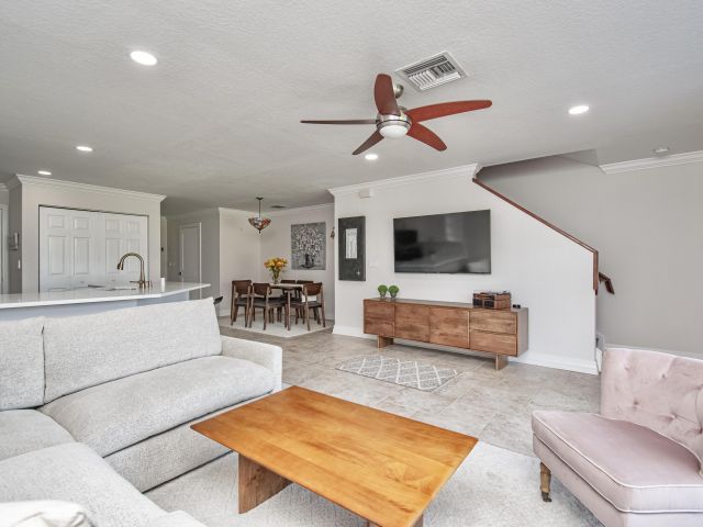 Дом в аренду по адресу 16081 Sierra Palms Drive - фото 6811456