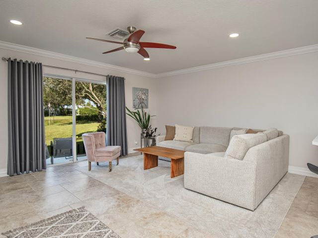 Дом в аренду по адресу 16081 Sierra Palms Drive - фото 6811458