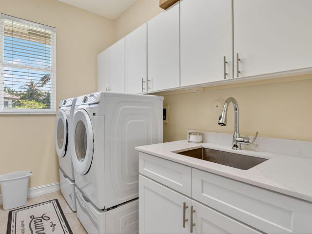 Дом в аренду по адресу 21383 Falls Ridge Way 1 - фото 6842448