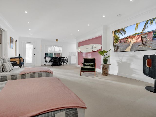 Продажа дома по адресу 247 SE 3rd Avenue - фото 6827480