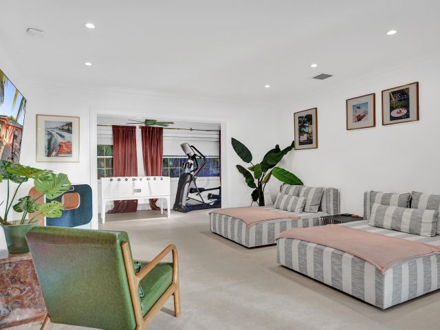 Продажа дома по адресу 247 SE 3rd Avenue - фото 6827482