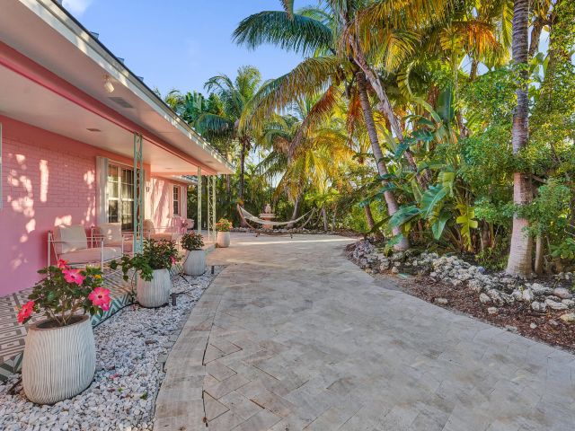 Продажа дома по адресу 247 SE 3rd Avenue - фото 6827487