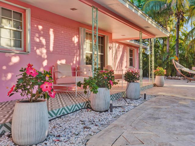 Продажа дома по адресу 247 SE 3rd Avenue - фото 6827488