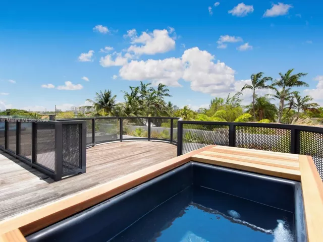 Продажа дома по адресу 8055 Noremac Ave - фото 7596874