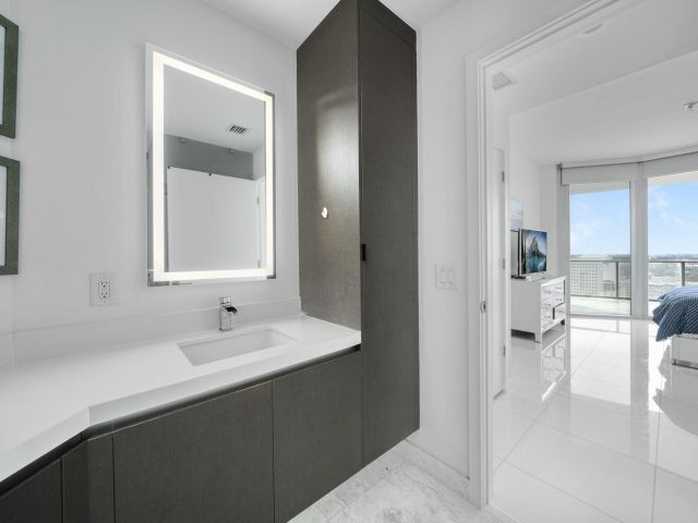 Продажа квартиры #2410 - фото 6814976