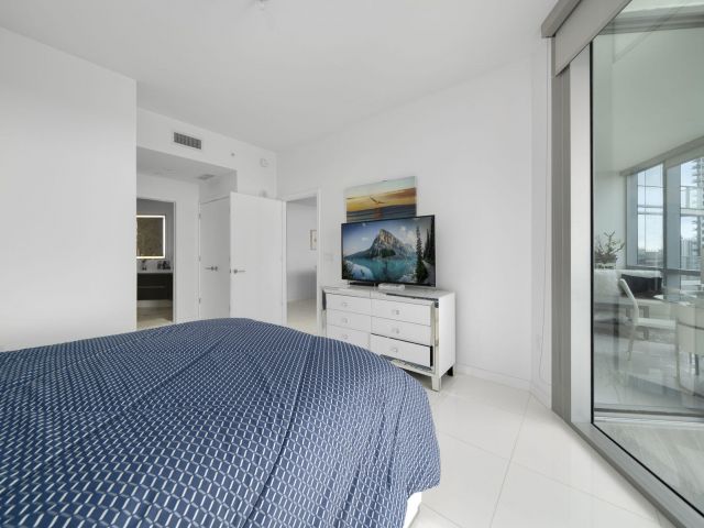 Продажа квартиры #2410 - фото 6814977