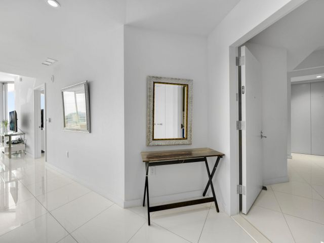 Продажа квартиры #2410 - фото 6814979