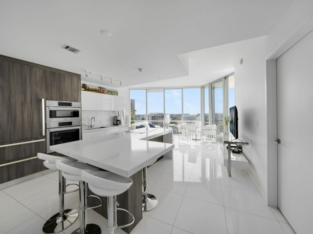 Продажа квартиры #2410 - фото 6814983