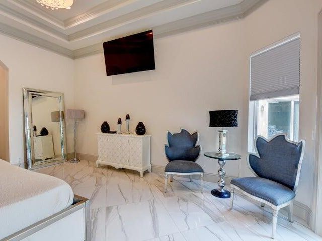 Дом в аренду по адресу 6735 Royal Orchid Circle - фото 6812916