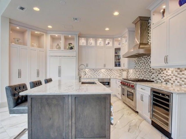 Дом в аренду по адресу 6735 Royal Orchid Circle - фото 6812918