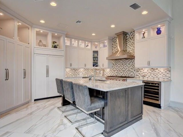 Дом в аренду по адресу 6735 Royal Orchid Circle - фото 6812920