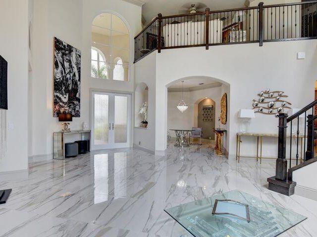 Дом в аренду по адресу 6735 Royal Orchid Circle - фото 6812925