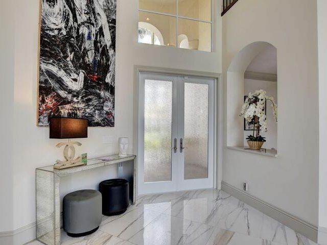 Дом в аренду по адресу 6735 Royal Orchid Circle - фото 6812928