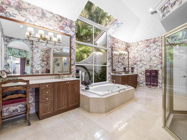 Продажа дома по адресу 17834 Deauville Lane - фото 6862043