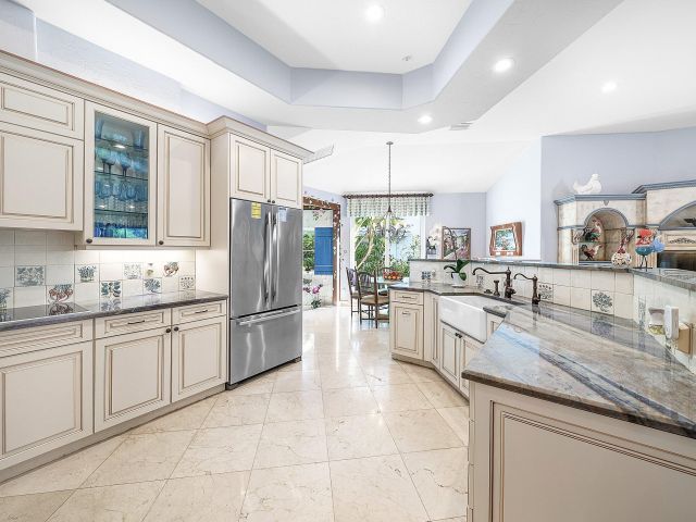 Продажа дома по адресу 17834 Deauville Lane - фото 6862050