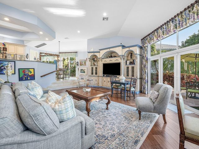 Продажа дома по адресу 17834 Deauville Lane - фото 6862055