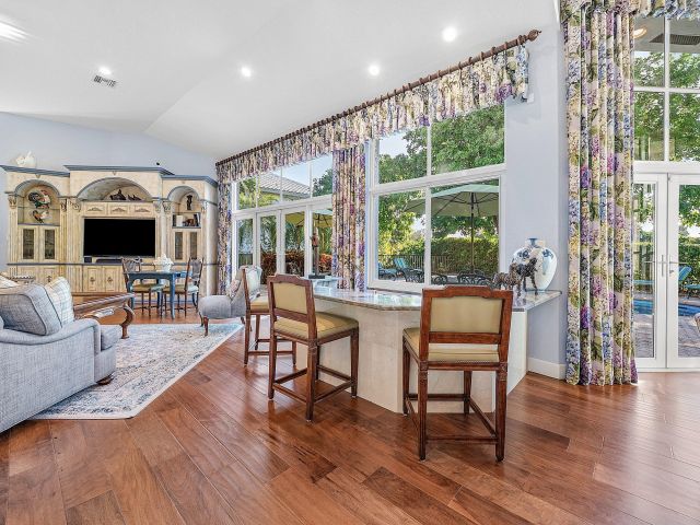 Продажа дома по адресу 17834 Deauville Lane - фото 6862057