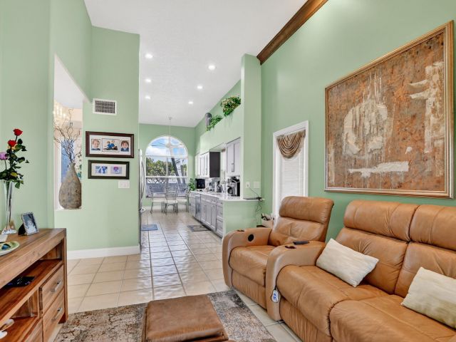 Продажа дома по адресу 7816 Travlers Tree Drive - фото 6814545