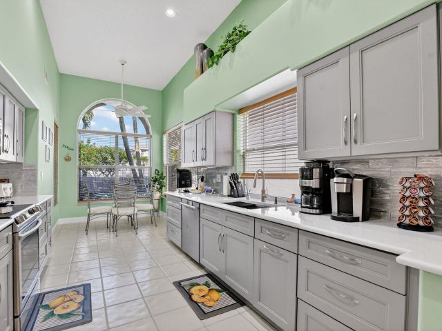 Продажа дома по адресу 7816 Travlers Tree Drive - фото 6814552