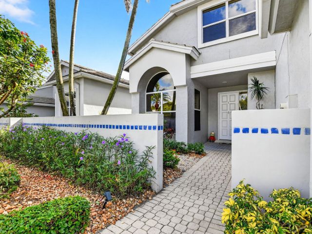 Продажа дома по адресу 7816 Travlers Tree Drive - фото 6814563