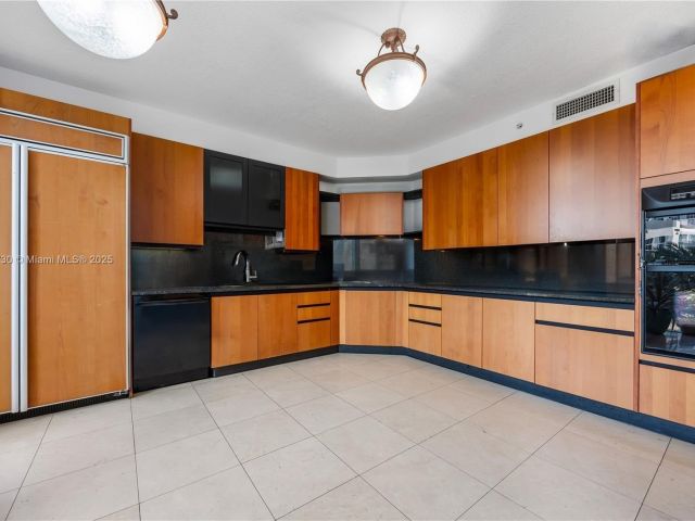 Продажа квартиры #607 - фото 6812645