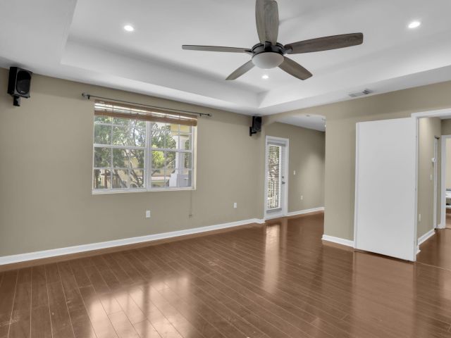 Продажа дома по адресу 4540 Highgate Drive - фото 6810652