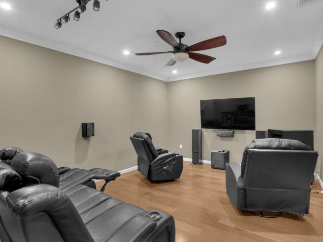 Продажа дома по адресу 4540 Highgate Drive - фото 6810654