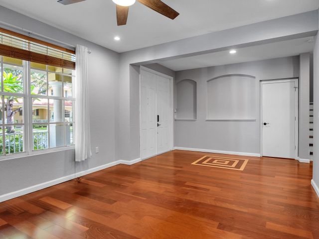 Продажа дома по адресу 4540 Highgate Drive - фото 6810657