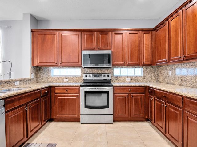 Продажа дома по адресу 4540 Highgate Drive - фото 6810665