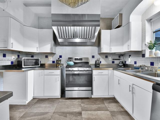 Продажа дома по адресу 1018 Jefferson Ave - фото 7469319