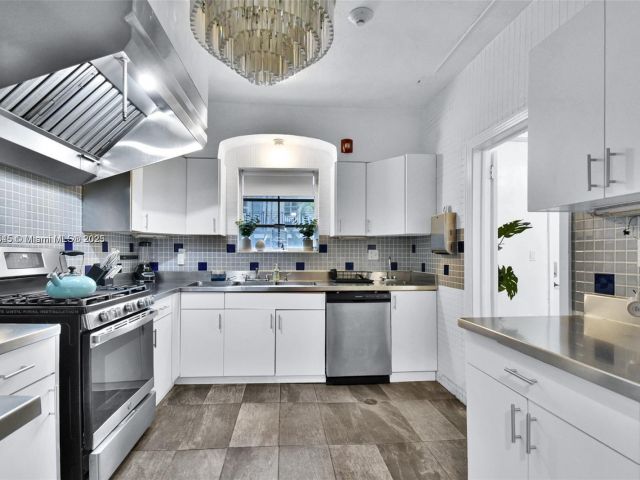 Продажа дома по адресу 1018 Jefferson Ave - фото 7469322