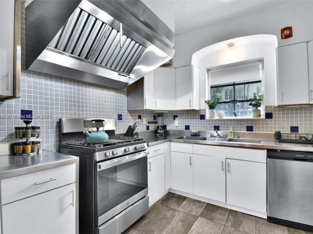 Продажа дома по адресу 1018 Jefferson Ave - фото 7469323