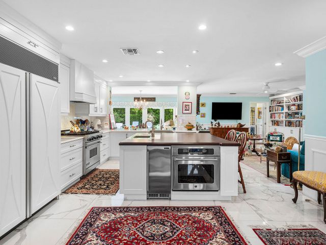 Продажа дома по адресу 2177 Areca Palm Road - фото 6854453