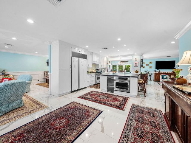 Продажа дома по адресу 2177 Areca Palm Road - фото 6854458