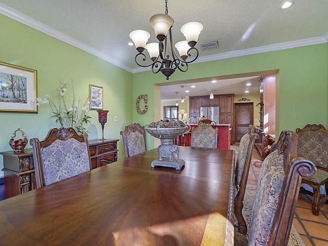 Продажа дома по адресу 801 NW 4th Avenue - фото 6830539