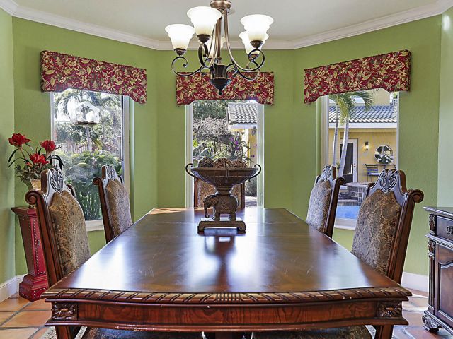 Продажа дома по адресу 801 NW 4th Avenue - фото 6830541