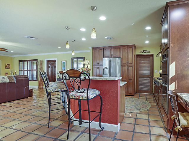 Продажа дома по адресу 801 NW 4th Avenue - фото 6830542