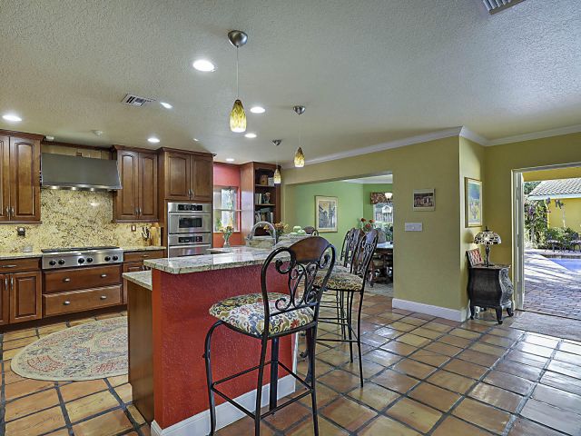 Продажа дома по адресу 801 NW 4th Avenue - фото 6830549