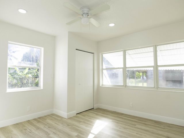 Продажа дома по адресу 924 NW 11th Court - фото 6812943